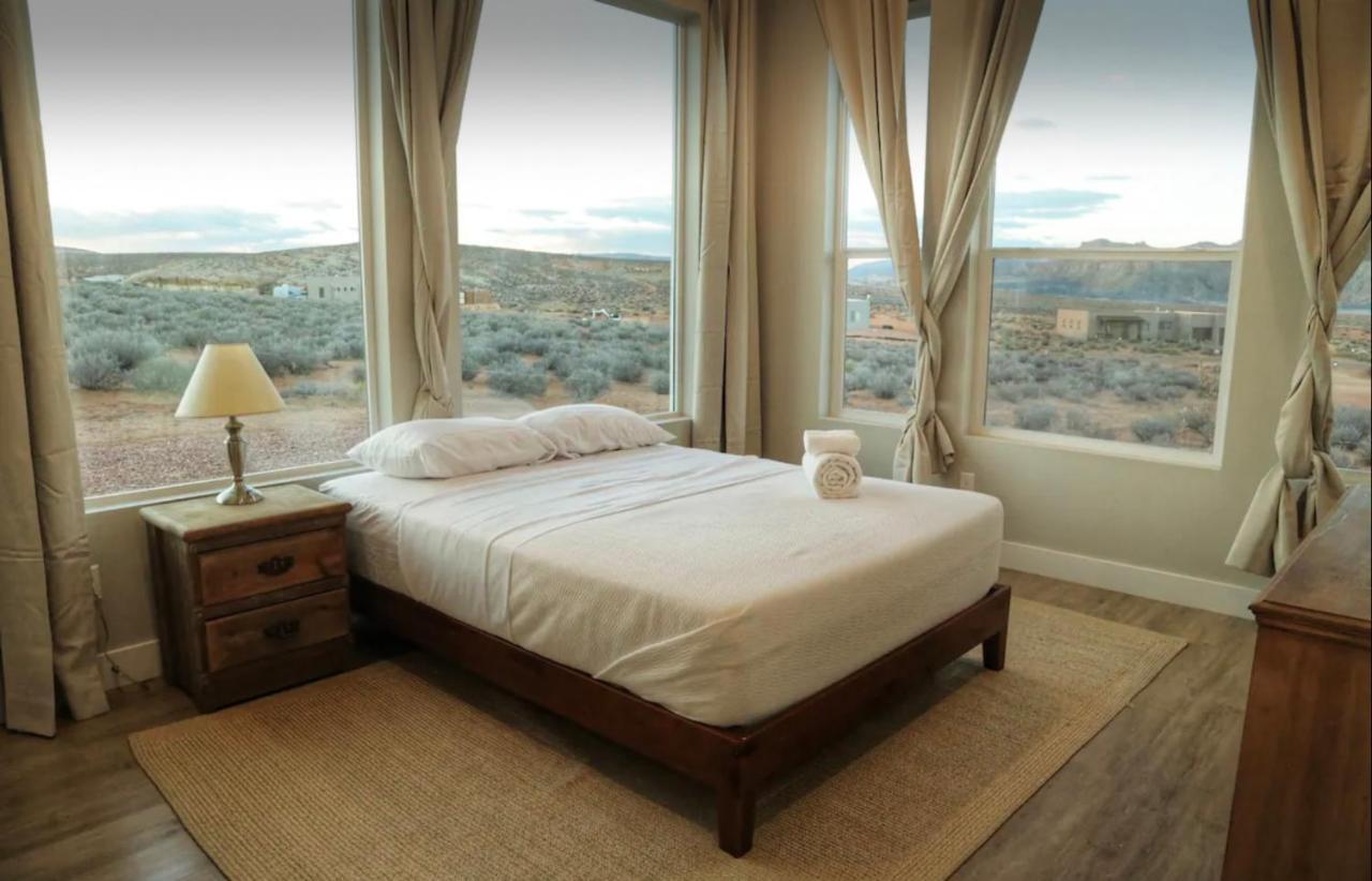 Page Arizona Border Town- Grand Serenity Room With Mesa Views Big Water Exterior photo